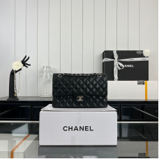 Chanel Classic Flap Medium Size 25.5cm Caviar Leather Silver Hardware Shoulder Bag Handbag Purse A1112 Chanel Classic Flap Medium Size 25.5cm Caviar Leather Silver Hardware Shoulder Bag Handbag Purse A1112