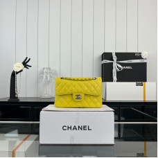 Chanel Classic Flap New Medium Size 23cm Caviar Leather Silver Hardware Shoulder Bag Handbag Purse A1117
