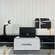 Chanel Classic Flap New Medium Size 23cm Caviar Leather Silver Hardware Shoulder Bag Handbag Purse A1117