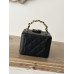 Chanel Vintage small Cosmetic Bag Shoulder Bag Handbag A2227 Chanel Vintage small Cosmetic Bag Shoulder Bag Handbag A2227