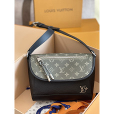Louis Vuitton LV Pulse Messenger Bag M12625 Shoulder Bag Crossbody Bag LLBGA210 Louis Vuitton LV Pulse Messenger Bag M12625 Shoulder Bag Crossbody Bag LLBGA210