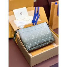 Louis Vuitton LV Pochette Voyage Souple M11545 Clutch Purse Cosmetic Bag LLBGG40 Louis Vuitton LV Pochette Voyage Souple M11545 Clutch Purse Cosmetic Bag LLBGG40