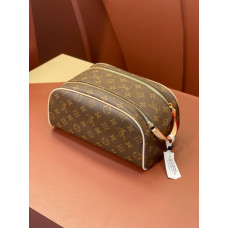 Louis Vuitton LV Dopp Kit M47528 Clutch Purse Cosmetic Bag LLBGG79