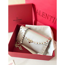 Valentino Garavani Rockstud Shoulder Bag Crossbody Bag 6604 Valentino Garavani Rockstud Shoulder Bag Crossbody Bag 6604